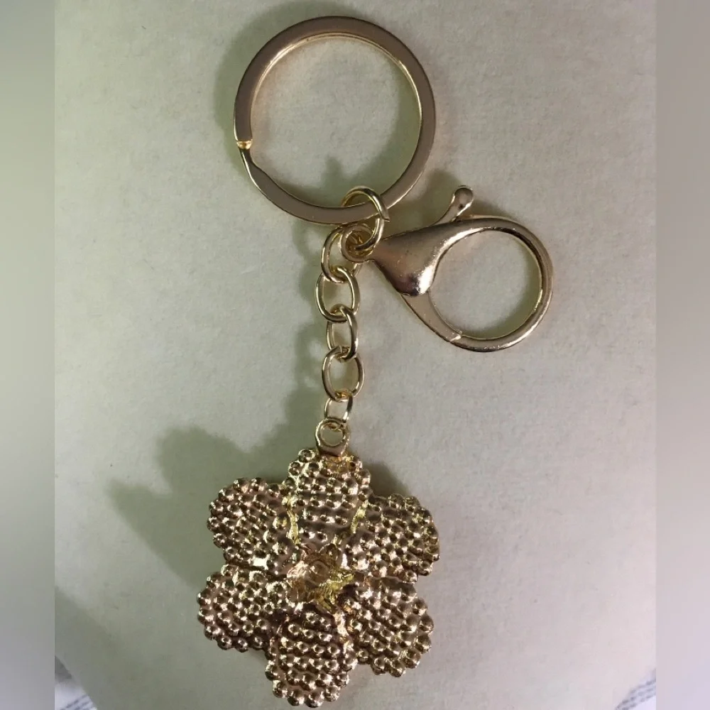 Elegant Gold Flower Keychain NEW